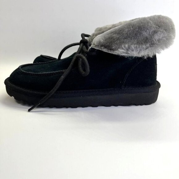 UGG Australia Women's Diara Boot US Size 6 in Black Sherpa Lined - Picture 3 of 16